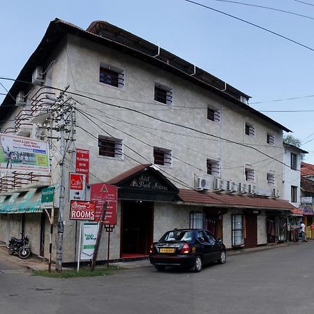 Hotel Park Avenue Kochi Bagian luar foto